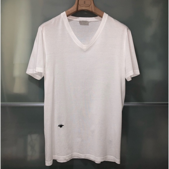 Christian Dior 🐝
T-SHIRT WITH BEE EMBROIDERY - Picture 5 of 15